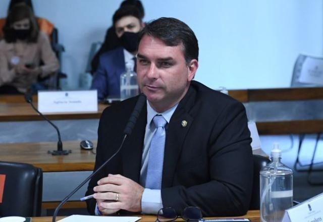 Imagem da noticia MPRJ recorre de decisão que rejeitou denúncia contra Flávio Bolsonaro