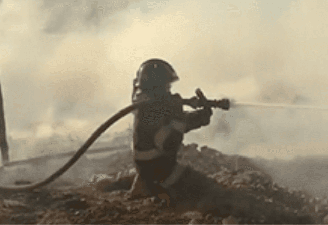 Imagem da noticia Incêndio atinge comunidade na Penha, zona leste de SP, neste domingo (30)