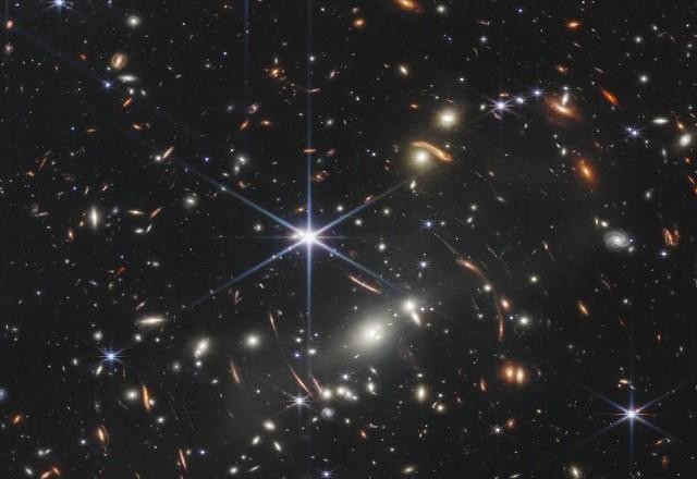 Imagem da noticia Primeira imagem do Telescópio Espacial James Webb é divulgada