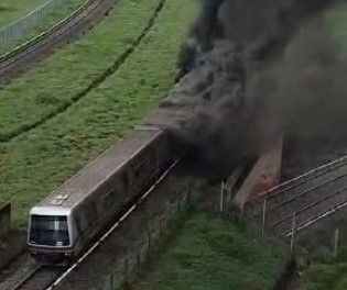 Imagem da noticia Vídeo: vagão de metrô pega fogo em Brasília; veja imagens