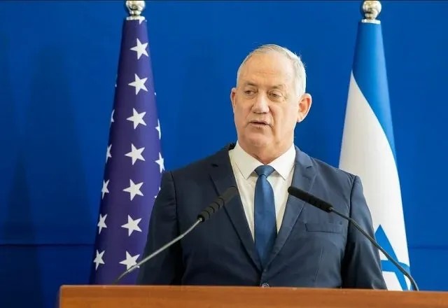 Imagem da noticia Ministro de Guerra de Israel renuncia, faz criticas a Netanyahu e pede eleição