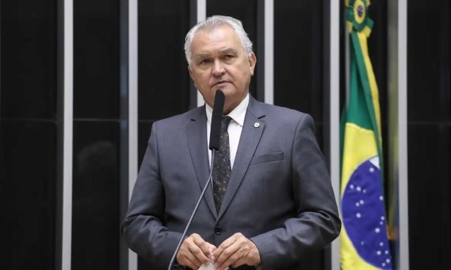 Imagem da noticia Deputado é condenado a pagar R$ 2 milhões por incentivo a atos antidemocráticos