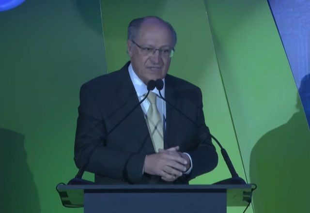Alckmin diz que reforma tributária estimula investimentos e exportação