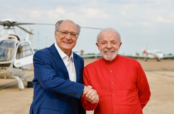 Imagem da noticia “Ficarei imensamente feliz de ter o Alckmin como vice outra vez”, diz Lula 