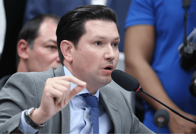 Imagem da noticia Gilson Marques se diz "triste" com suspeita de beneficiar Chiquinho Brazão após pedir mais tempo para análise na CCJ