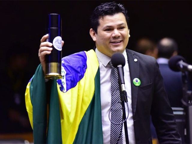 Imagem da noticia Saiba quem é Gilvan da Federal, o deputado do PL que desejou a morte de Lula