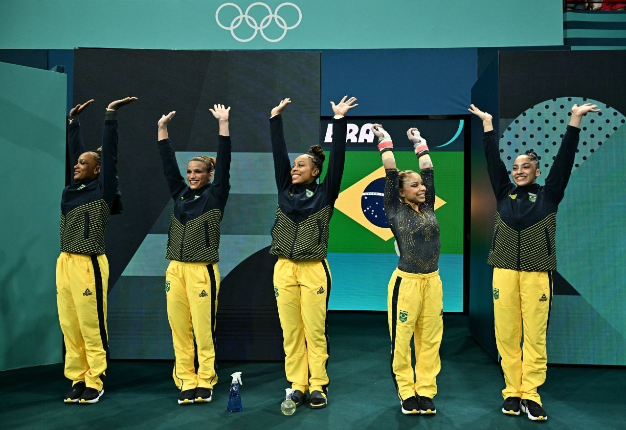 Brasil é bronze na ginástica artística por equipes e consegue pódio histórico