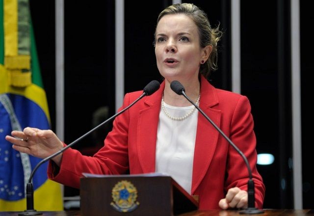Imagem da noticia Gleisi diz que Milei fez "molecagem" ao compartilhar mensagem que associa Lula ao Hamas