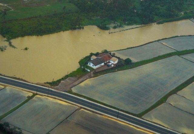 Imagem da noticia Temporais em SC deixam 60 cidades em situação de emergência