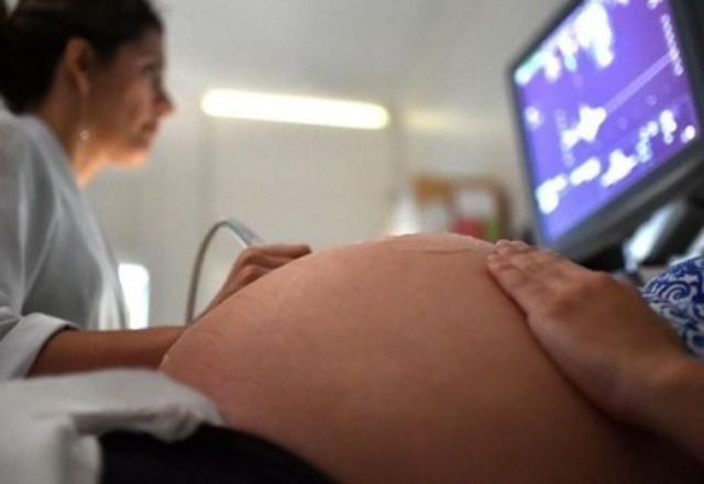 Justiça suspende norma do CFM que restringe aborto legal