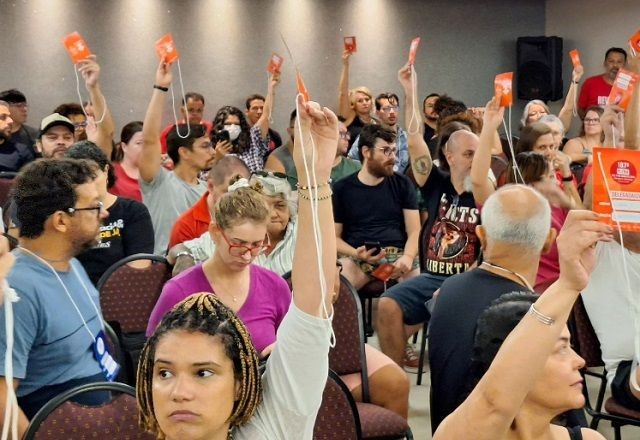 Imagem da noticia Servidores federais de educação entram em greve na quarta-feira (3) para cobrar recomposição salarial