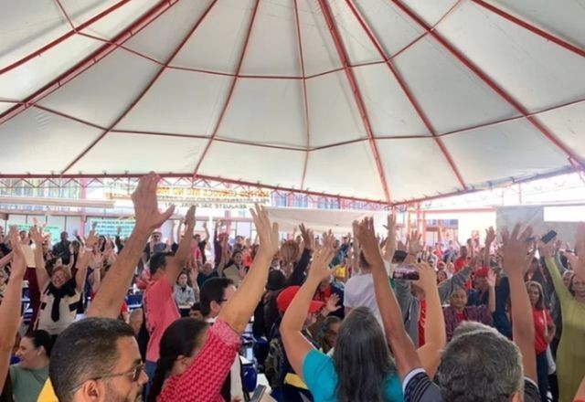 Imagem da noticia SBT News na TV: Professores das universidades federais decidem encerrar greve