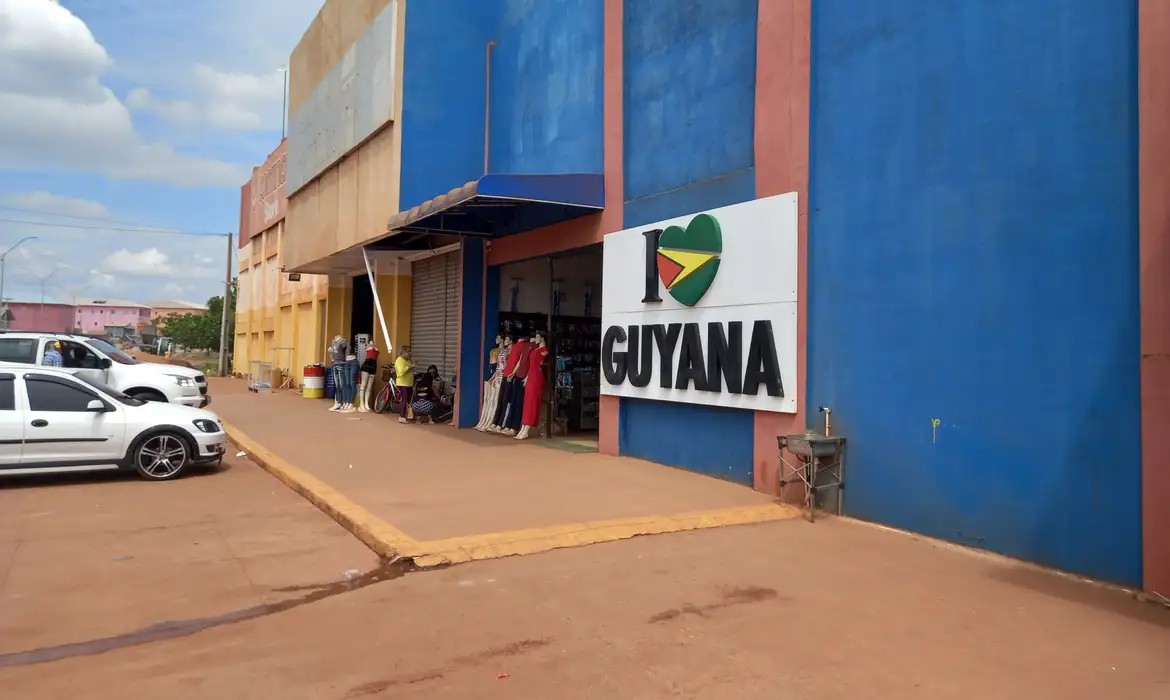 Imagem da noticia Reino Unido anuncia envio de navio militar para a Guiana