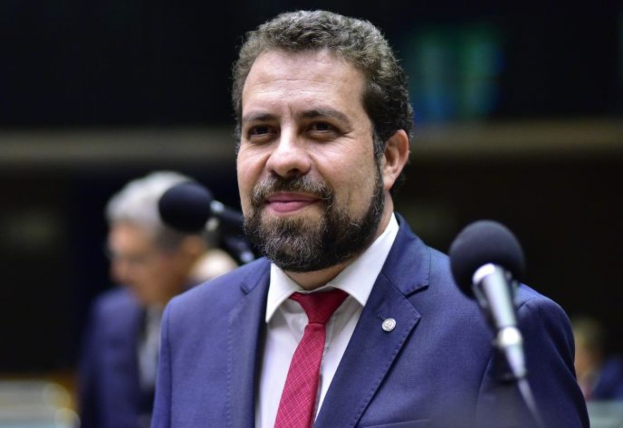 Guilherme Boulos, pré-candidato à prefeitura de São Paulo, é sabatinado