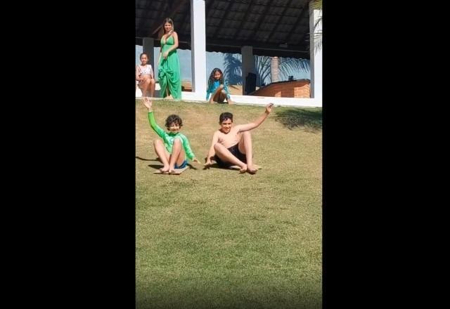 Imagem da noticia Mulher que atropelou ator e amigo é indiciada por homicídio culposo