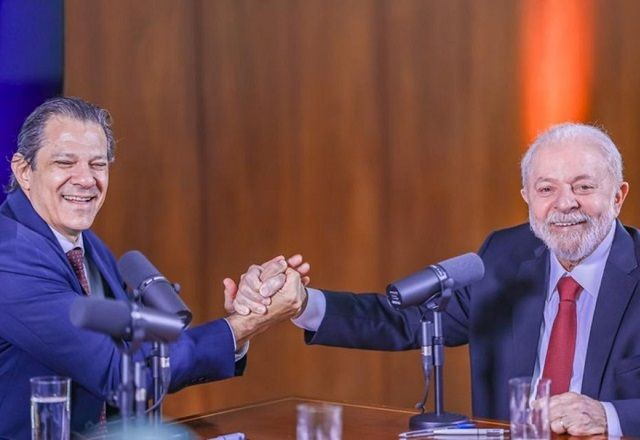 Imagem da noticia Haddad e Lula discutem fontes de recursos para compensar desoneração da folha, diz Randolfe