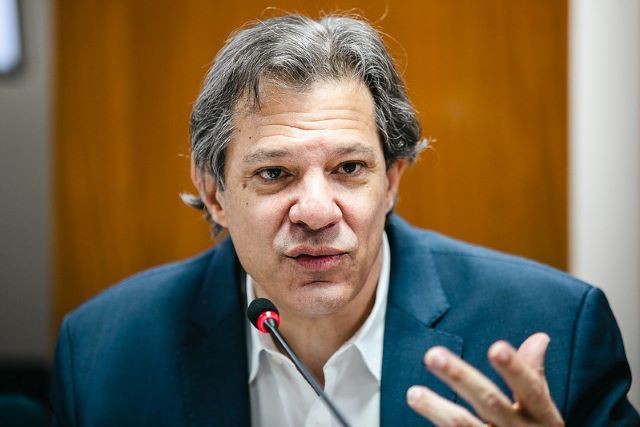 Imagem da noticia Haddad anuncia medidas para compensar rombo no orçamento com manutenção da desoneração da folha