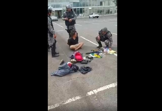 Imagem da noticia Polícia prende ao menos 400 golpistas no Distrito Federal