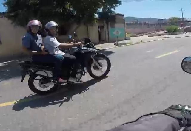 Imagem da noticia Vídeo: PM reage a assalto e atira contra ladrões no Rio de Janeiro