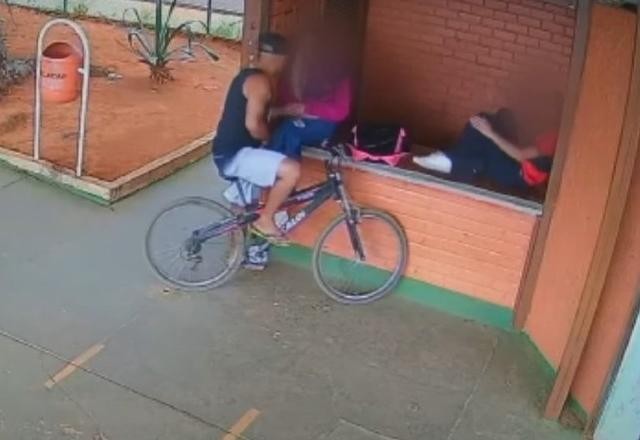 Imagem da noticia Homem invade escola e rouba celulares de alunas no DF