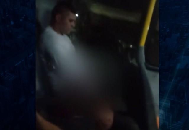 Vídeo: Passageiro se masturba em ônibus após entregar panfleto religioso