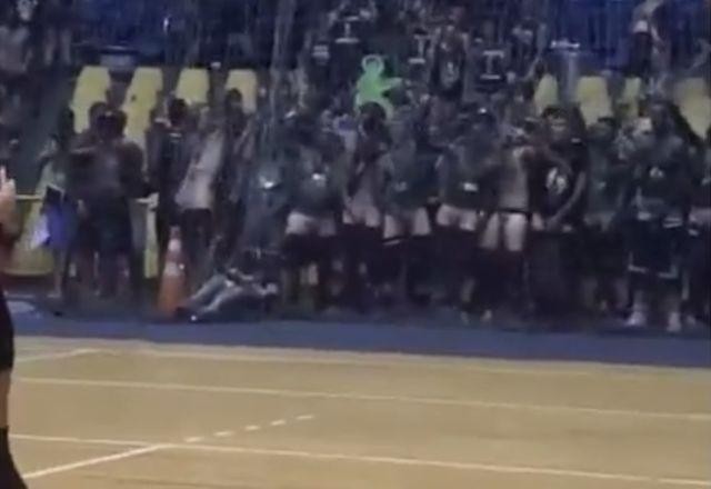 Imagem da noticia Estudantes de medicina se masturbam diante de jogadoras de vôlei