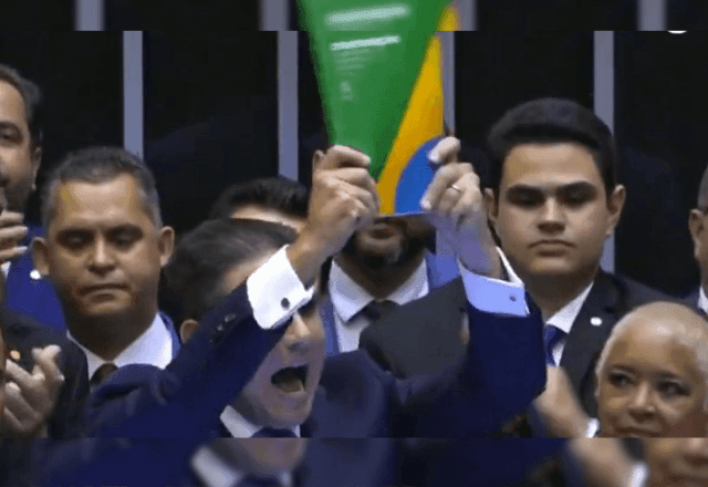 Imagem da noticia Eleito presidente da Câmara, Hugo Motta faz discurso em defesa da democracia e da Constituição 