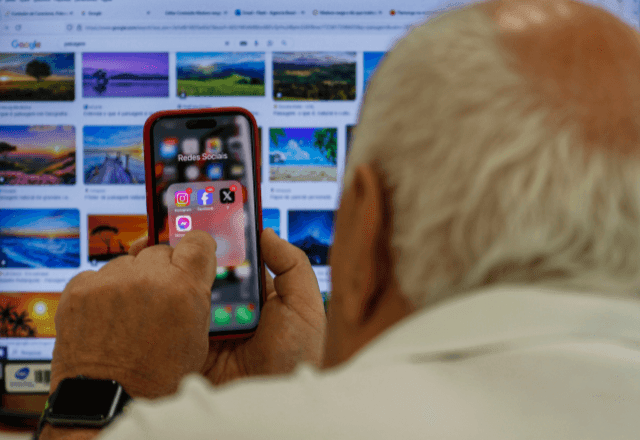 Imagem da noticia IBGE diz que 9 a cada 10 pessoas com 10 anos ou mais usam a internet; maior salto é entre idosos