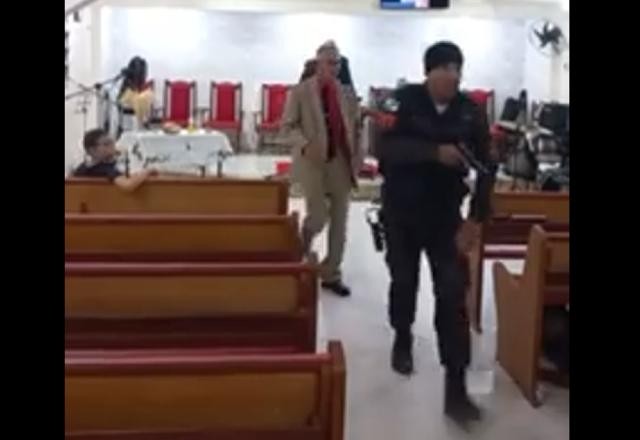 Imagem da noticia Vídeo: tiroteio assusta fiéis de igreja evangélica em Arraial do Cabo (RJ)