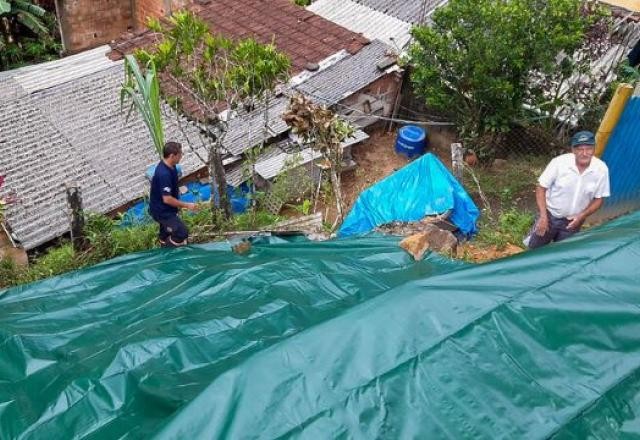 Temporais deixam ao menos 19 mortos no litoral de São Paulo