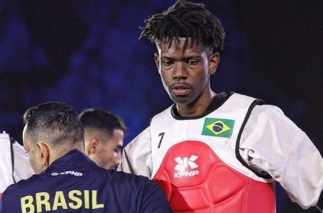 Imagem da noticia Lutador da seleção brasileira de taekwondo é agredido e alvo de ofensas racistas em estação de trem