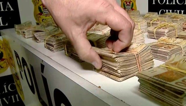 Imagem da noticia Falsos policiais que extorquiam vítimas em abordagens são presos na Grande São Paulo