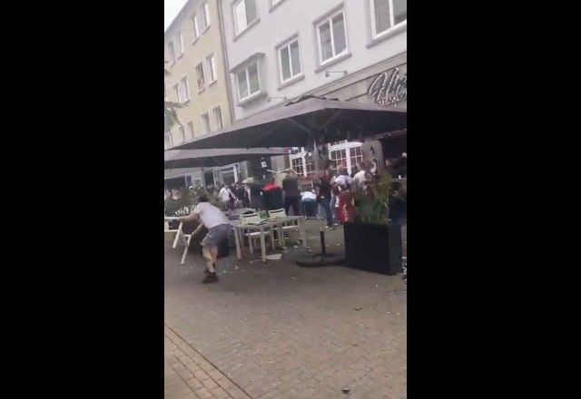 Torcedores de Inglaterra e Sérvia brigam em restaurante antes de jogo pela Euro