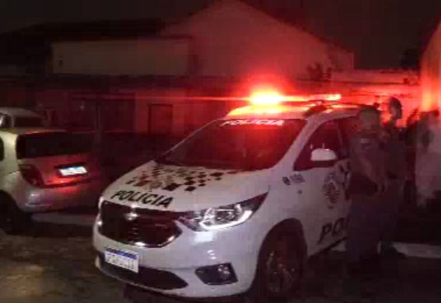 Imagem da noticia Criminosos assaltam casa de colecionador e levam R$ 185 mil em armamento