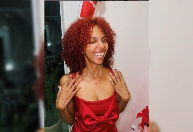 Imagem da noticia Jornalista Nathalia Santos é atingida por tiro em assalto depois de desfile no RJ