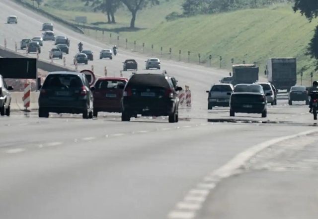 Imagem da noticia Acidente entre caminhão e van deixa sete feridos em SP