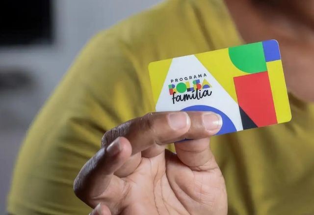 Imagem da noticia Bolsa Família 2024: famílias com dígito final 3 do Número de Identificação Social (NIS) recebem hoje