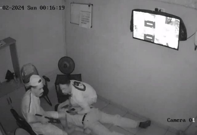 Imagem da noticia Vídeo: Criminosos agridem e amarram funcionário em assalto  
