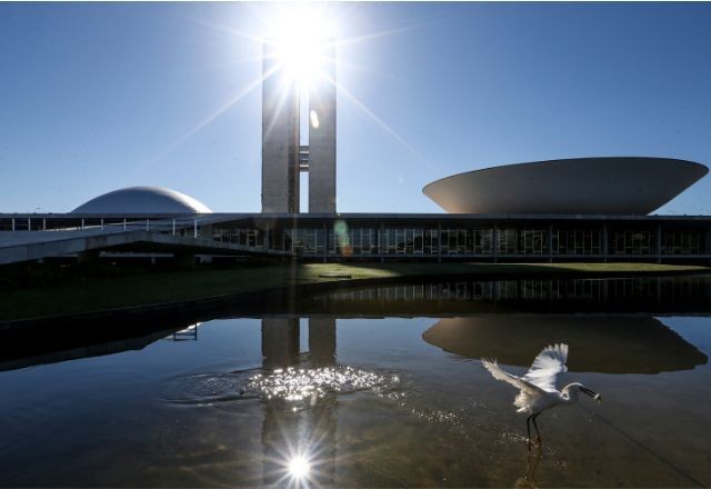 Imagem da noticia SBT News na TV: Semana inicia com entrave entre Governo e Congresso por desoneração da folha de pagamentos