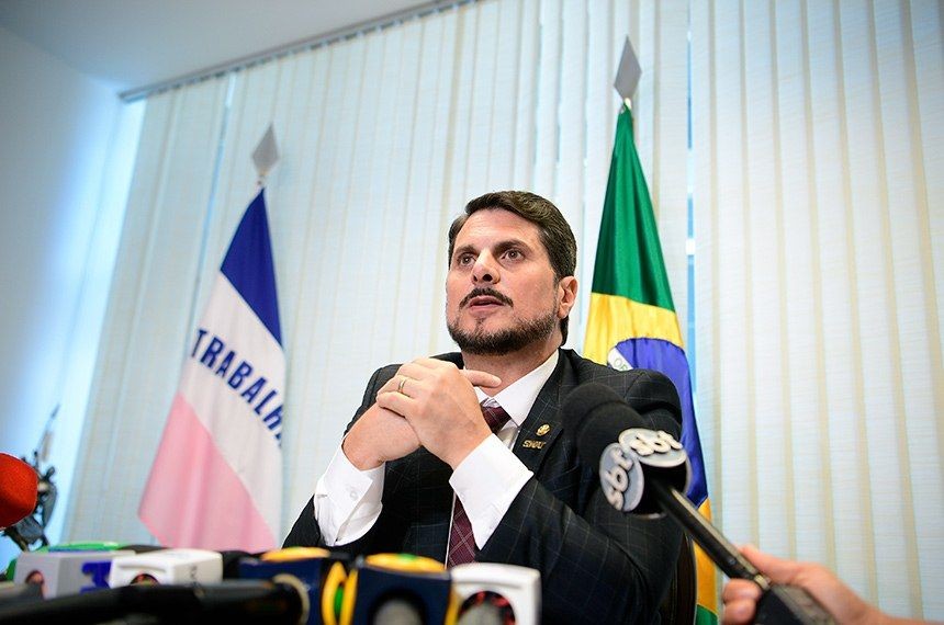 Imagem da noticia Moraes determina bloqueio de R$ 50 milhões de Marcos do Val e suspensão de perfil do Instagram