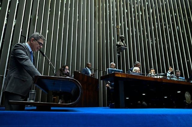 Imagem da noticia Senado aprova projeto de lei que reajusta salário de servidores públicos