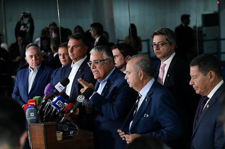 Imagem da noticia Oposição critica operações da PF no Congresso e defende fim do foro privilegiado