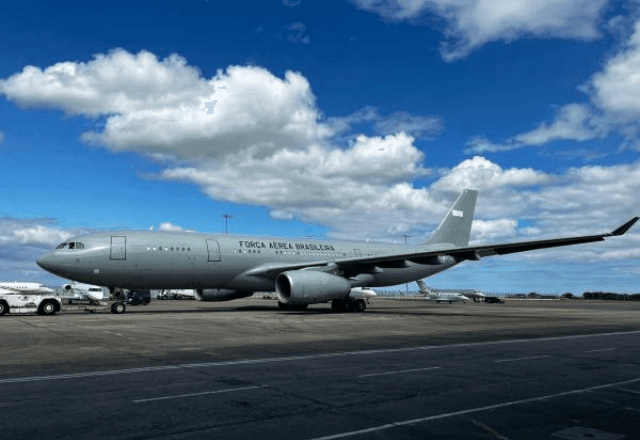 Imagem da noticia Décimo primeiro voo da FAB com repatriados do Líbano chega ao Brasil