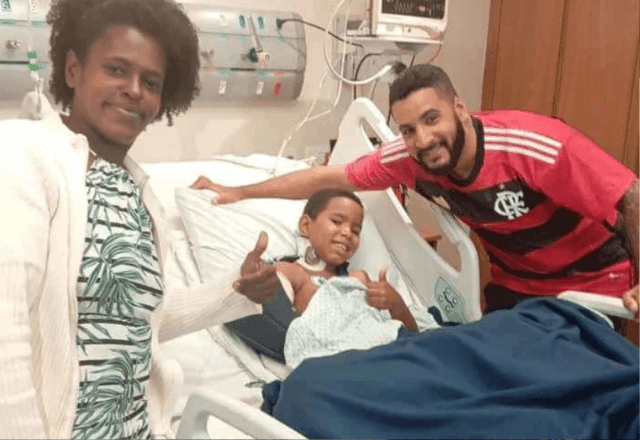 Imagem da noticia Menino que teve braço reimplantado após acidente recebe alta hospitalar