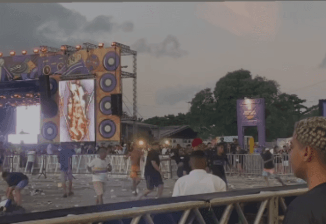 Imagem da noticia Dois jovens morrem durante festival em Olinda (PE)