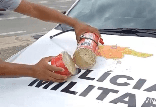 Imagem da noticia Polícia apreende pasta base de cocaína em extintor de incêndio