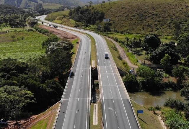 Imagem da noticia Mãe e filho morrem após atropelamento na BR101 no Espírito Santo