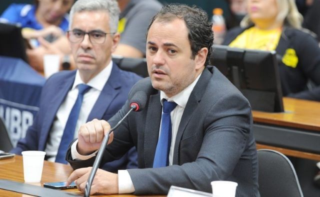 Imagem da noticia Glauber Braga entrega recurso à CCJ em que pede arquivamento de cassação