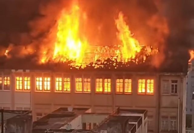 Imagem da noticia Incêndio de grandes proporções atinge Colégio Marista em Santa Maria (RS)