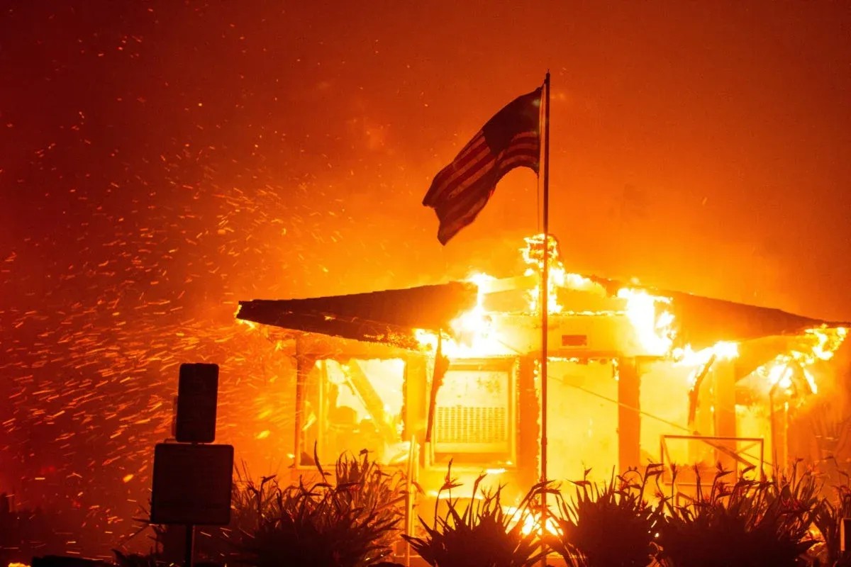 Imagem da noticia Poder Expresso: Fogo em Los Angeles já mata mais de 24 pessoas; entenda cenário